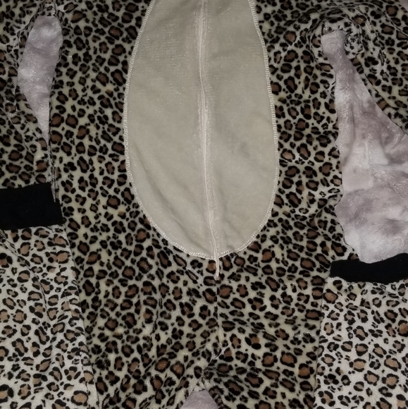 Leopard zip up 1zy .size large - Picture 4 of 6